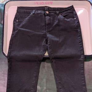 F21 faded black skinny jeans